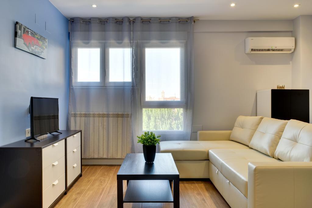 Apartamentos San Lazaro Zaragoza Exteriör bild