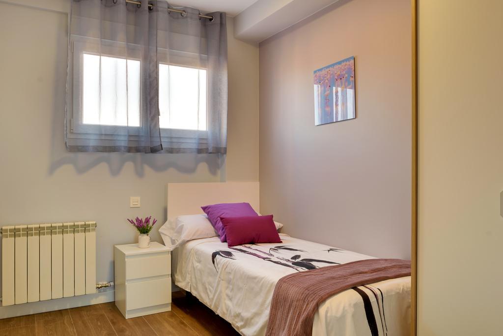 Apartamentos San Lazaro Zaragoza Rum bild