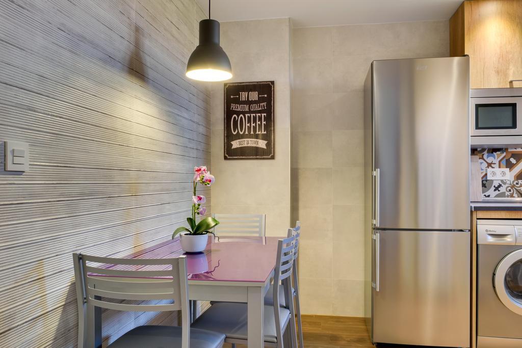 Apartamentos San Lazaro Zaragoza Exteriör bild