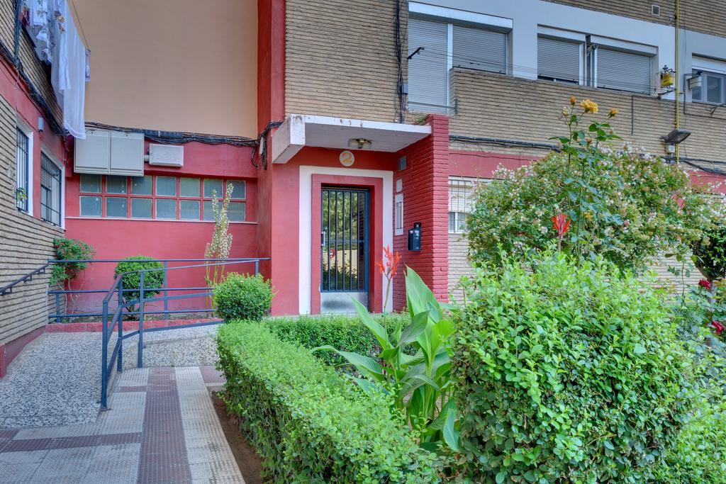 Apartamentos San Lazaro Zaragoza Exteriör bild