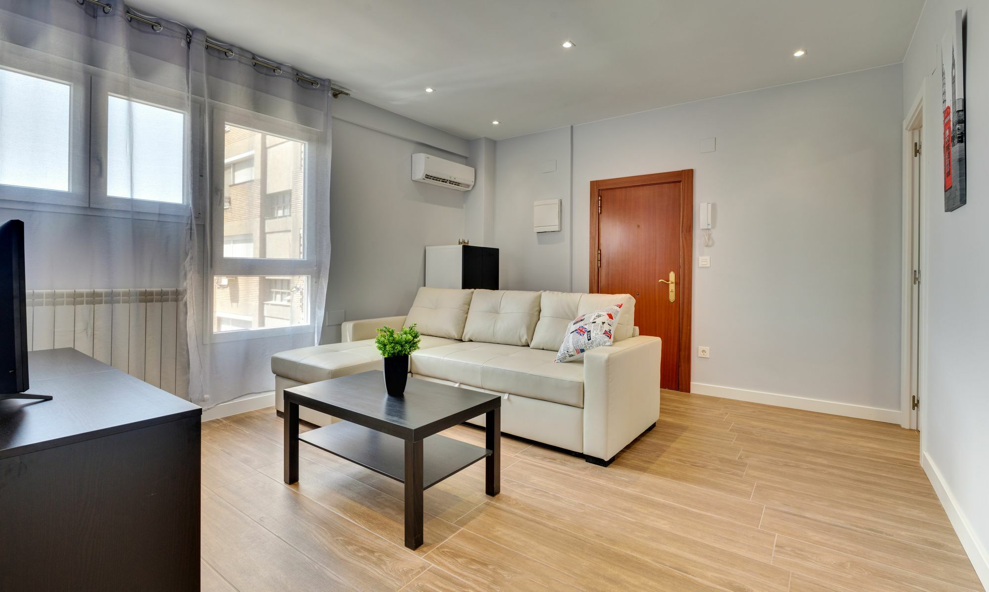 Apartamentos San Lazaro Zaragoza Exteriör bild